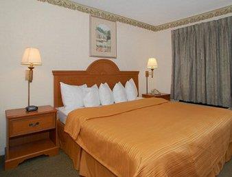 Fairbridge Inn Express North Lima Номер фото